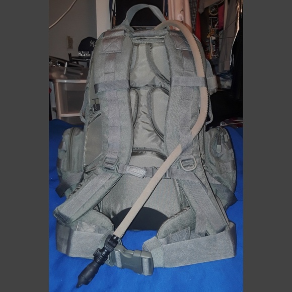 Camelbak Other - XL tactical military backpack w/ built in Camelbak